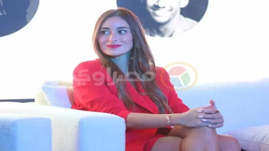“اتخطبت مرتين وعملت جرسونة” 22 معلومة عن أمينة خليل أحدث عروس بالوسط الفني
