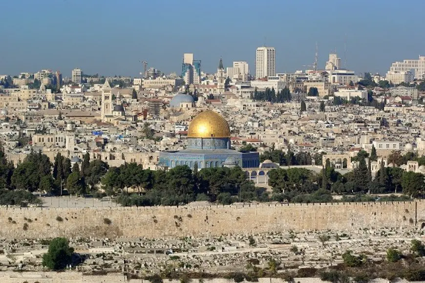 قناة عبرية: إسرائيل تشجع الدول بملايين الدولارات لنقل سفاراتها إلى القدس