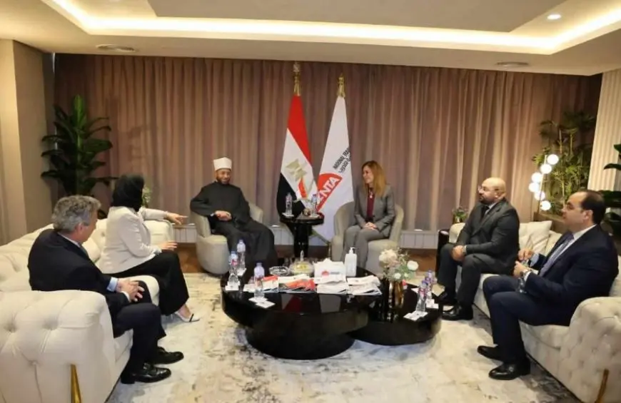 وزير الأوقاف: تحية خالصة إلى المرأة المصرية التي أثبتت أنها قادرة على التألق والإبداع