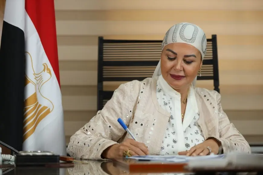 النائبة أمل سلامة تطالب بإعادة النظر في أجور العاملين بالقطاع الخاص