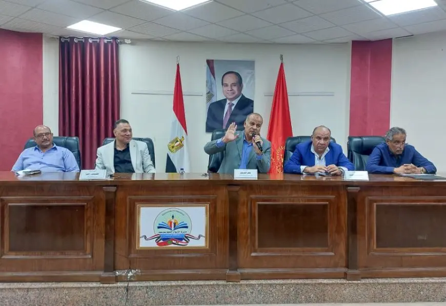 عدم السماح للطالب أو الملاحظ باصطحاب الهواتف المحمولة وملحقاتها بلجان امتحان الإعدادية ببورسعيد