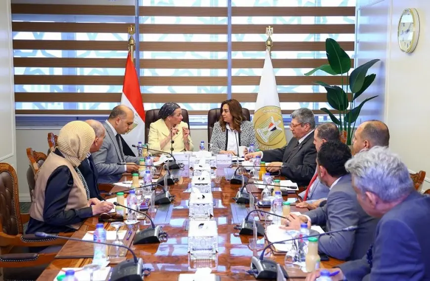 التنمية المحلية والبيئة تتابعان عمل منظومة المخلفات الصلبة بالمحافظات ومشروع تطهير مصرف كيتشنر