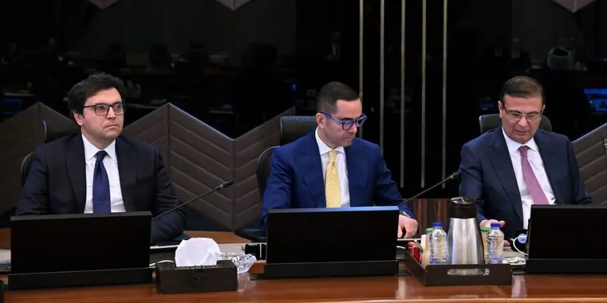 وزير الاستثمار يقدّم عرضًا بشأن إعداد خريطة استثمارية وطنية شاملة