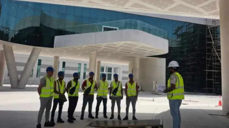 وزارة العمل: استلام عمال مصريين وظائفهم في شركة مقاولات بدولة الإمارات