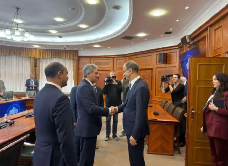 وزير السياحة يلتقي رئيس وزراء صربيا لبحث سبل التعاون المشترك بين البلدين