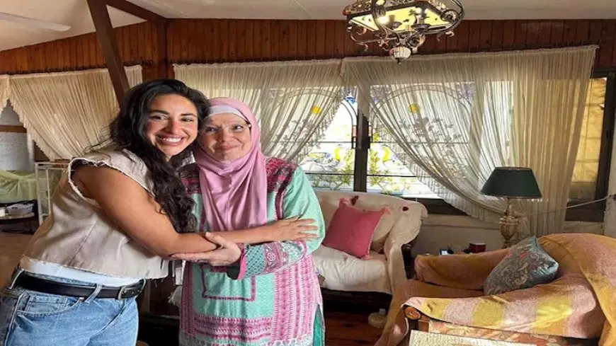 بالصور| كيف انتهت أزمة آية سماحة ومشيرة إسماعيل؟ وما علاقة كريم فهمي؟