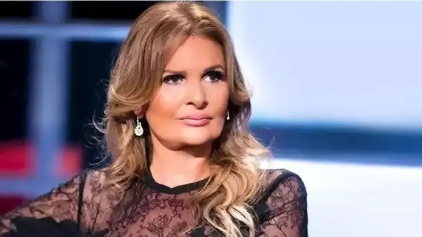 يسرا تنشر صورة قديمة من أمام الأهرامات.. وتعلق: في حضرة أعظم حضارة