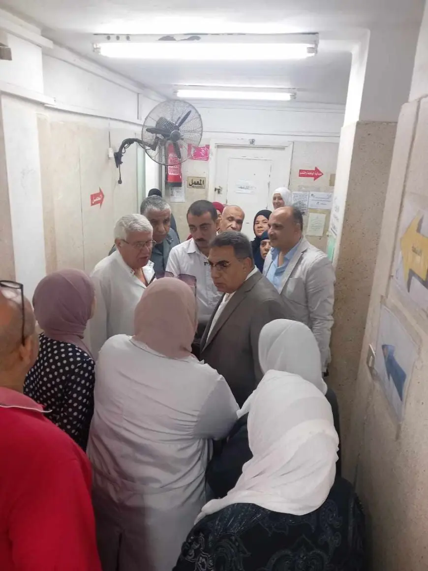 محافظ الدقهلية يجري زيارة مفاجئة لعيادة التأمين الصحي في جديلة