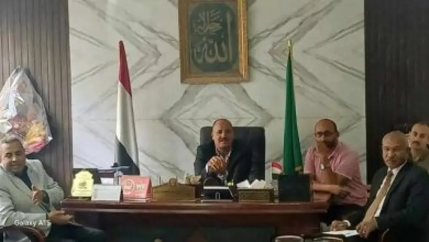 مدير التعليم بسوهاج يتابع انتظام امتحانات الشهادة الإعدادية بغرفة العمليات المركزية