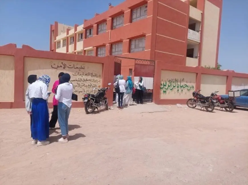 طلاب الشهادة الإعدادية بجنوب سيناء يعبرون عن سهولة أسئلة امتحان العربي: مبشرة وتوحي بالأمل والتفاؤل