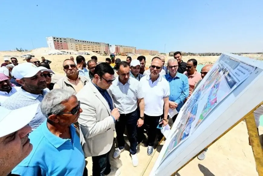 وزير الإسكان يتفقد أعمال البحيرات والطرق وبوابات مارينا الساحل الشمالي