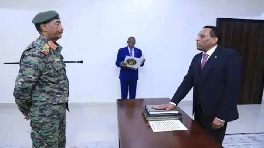 كامل إدريس يؤدي اليمين الدستورية رئيسًا لوزراء السودان