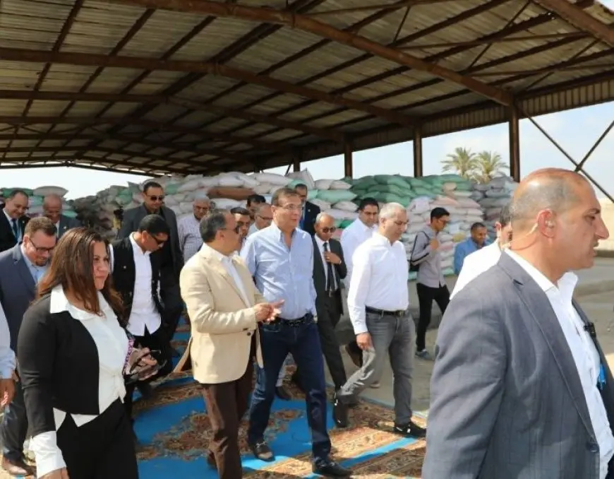 وزير الزراعة ومحافظ الشرقية ورئيس البنك الزراعي يتابعون أعمال تسليم القمح في شون البنك بالشرقية