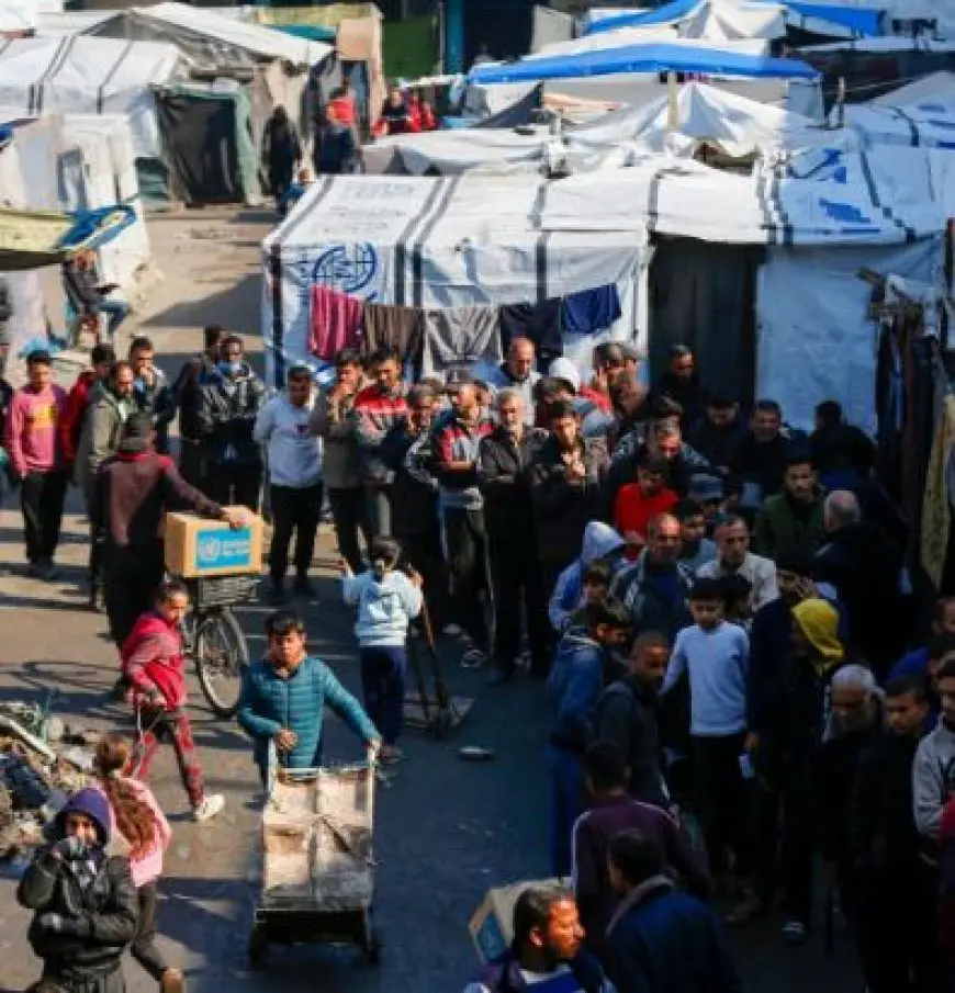 استشهاد 22 فلسطينيًا وإصابة أكثر من 100 خلال قصف إسرائيلي استهدف نقطة توزيع مساعدات