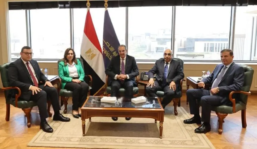5 وزراء يجتمعون لمتابعة الموقف الحالى لمنظومة الرقم القومى العقارى وإعداد اللائحة التنفيذية للقانون