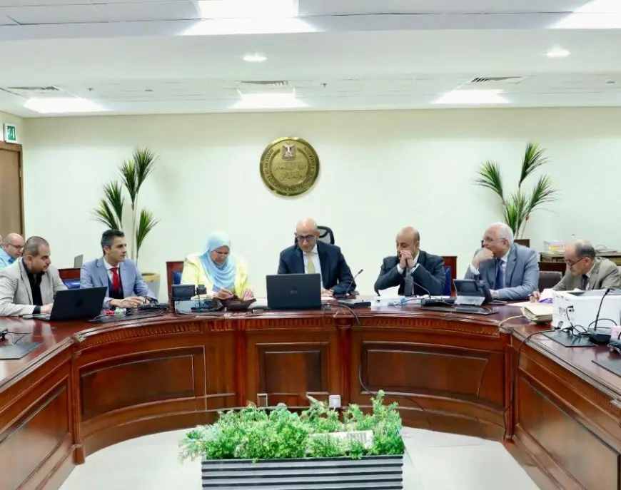 وزير التعليم يتابع امتحانات الدبلومات الفنية من غرفة العمليات المركزية بمقر الوزارة بالعاصمة الإدارية