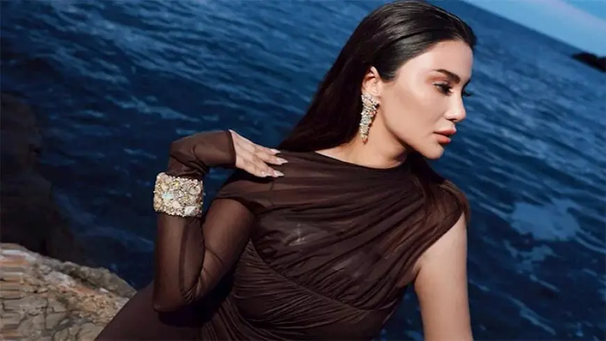 على ساحل الريفيرا.. هدى الإتربي تنشر صورًا جديدة من مهرجان كان