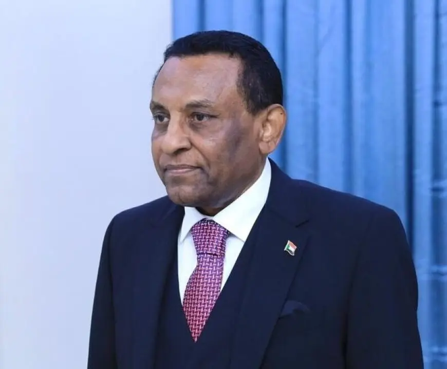 رئيس وزراء السودان: سنعمل على تحسين علاقتنا بدول الجوار