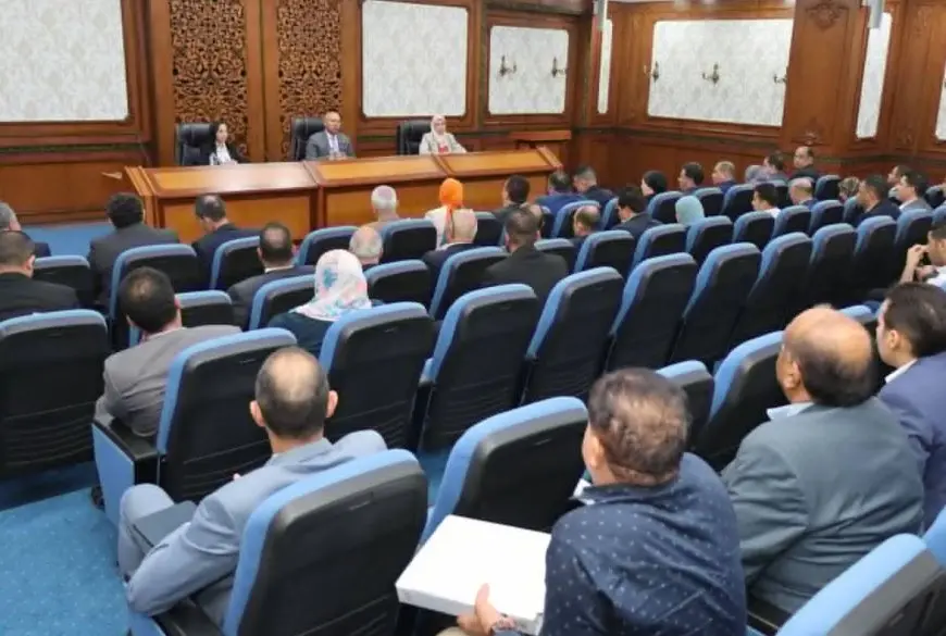وزير الصناعة والنقل يبحث مع محافظ ومستثمري البحيرة تحديات المناطق الصناعية بالمحافظة وسبل حلها