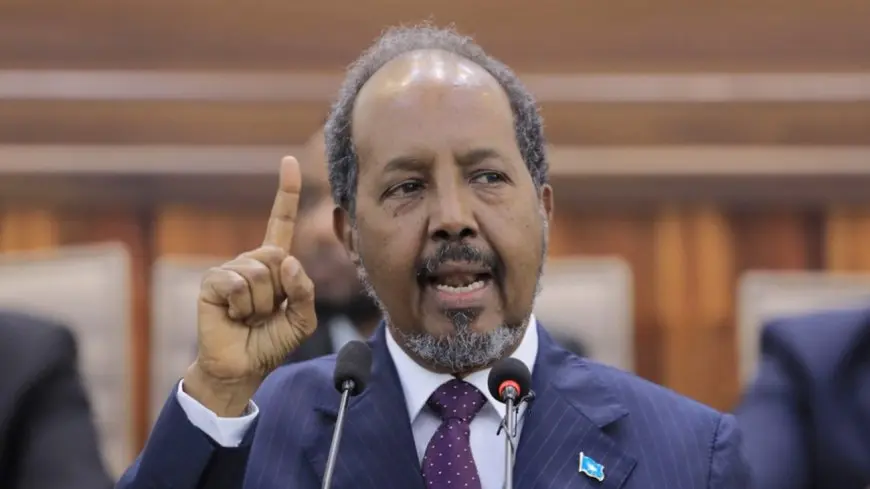 رئيس الصومال يحدد 15 يونيو موعدا لمؤتمر تشاوري دعا إليه سياسيين وقادة