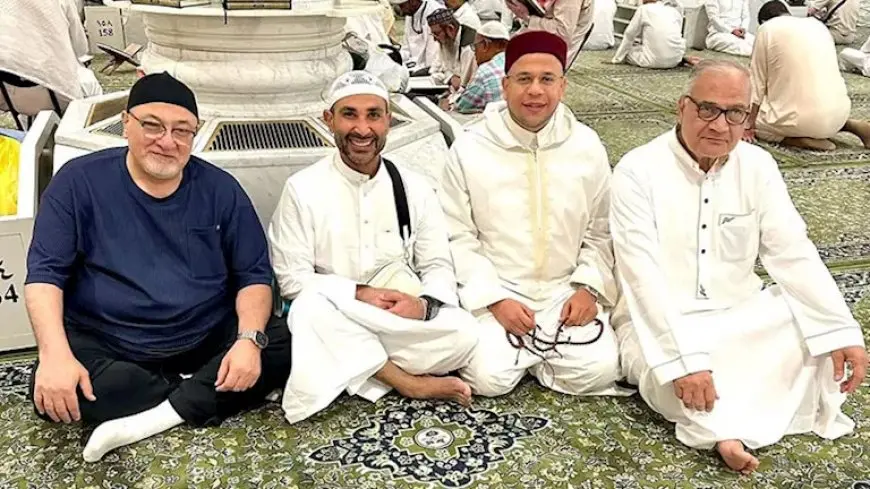 “استعدادًا إلى الحج”.. أحمد سعد ينشر صورًا من داخل المسجد النبوي