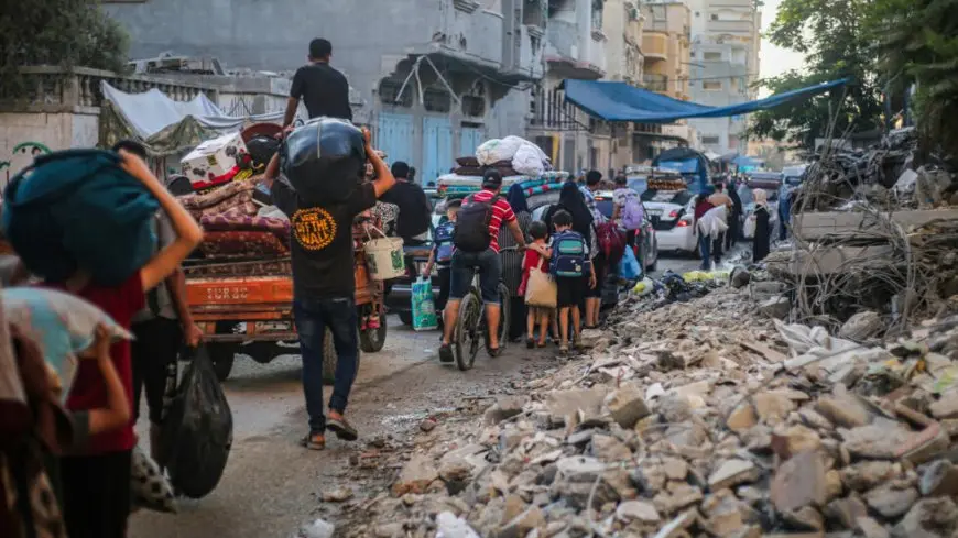 الاحتلال يطالب فلسطينيين في مناطق بخان يونس بالنزوح إلى منطقة المواصي غربا