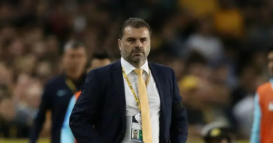 مدافع توتنهام يطالب باستمرار بوستيكوجلو رغم تراجع نتائج الدوري