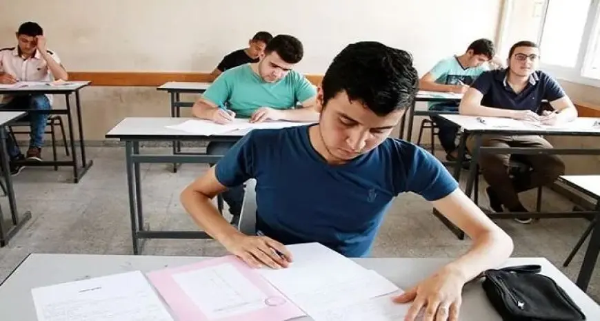 امتحانات وهمية.. ضبط طالبين نشرا وباعا أسئلة مزيفة على مواقع التواصل الاجتماعي