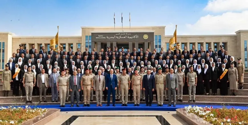 الأكاديمية العسكرية تحتفل بتخرج دورتين تدريبيتين لمهندسي وزارة الموارد المائية والري ومهندسي المركز الوطني لتخطيط