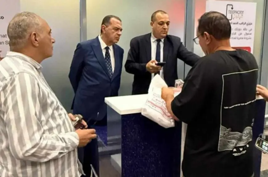 خلال جولة بمطار القاهرة.. رئيس مصلحة الجمارك: تسهيل الإجراءات الجمركية وتسجيل الهواتف المحمولة إلكترونيًا