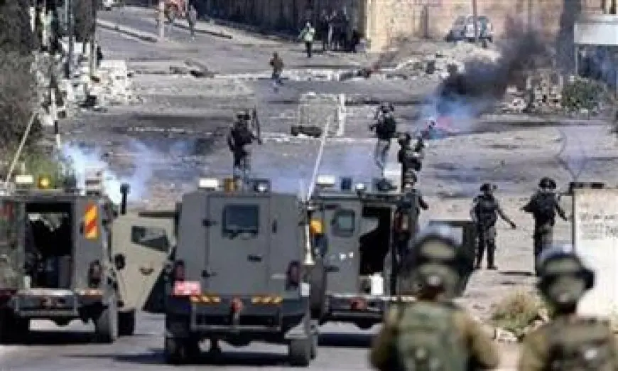 قوات الاحتلال تقتحم قرية المغير شمال شرق رام الله وتعتقل أكثر من 20 فلسطينيا