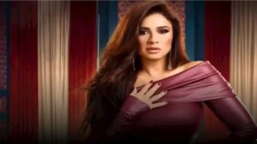 ياسمين عبدالعزيز بالحجاب وترسل “قبلة الوداع” لأضحية العيد