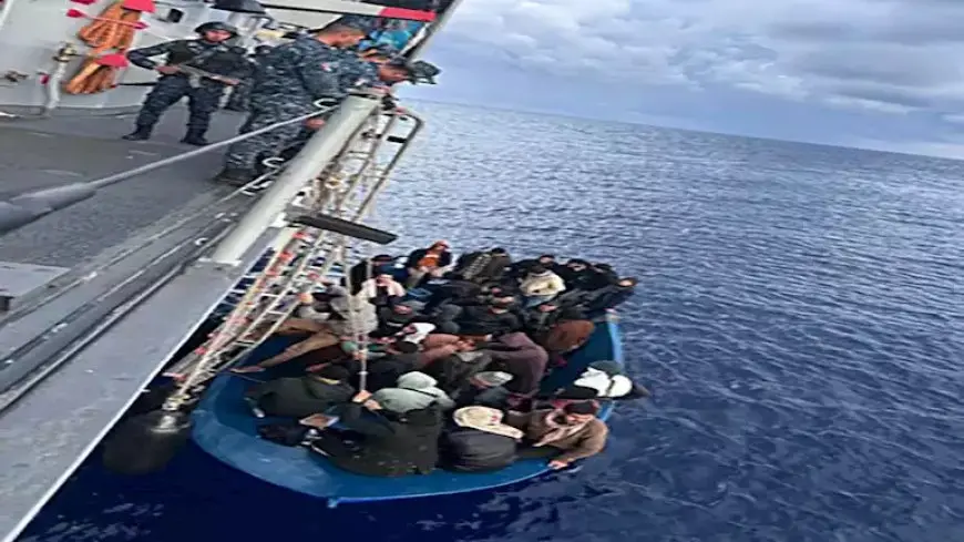في يوم واحد.. هاتف الإنذار تطالب بإنقاذ 379 مهاجرًا في المتوسط
