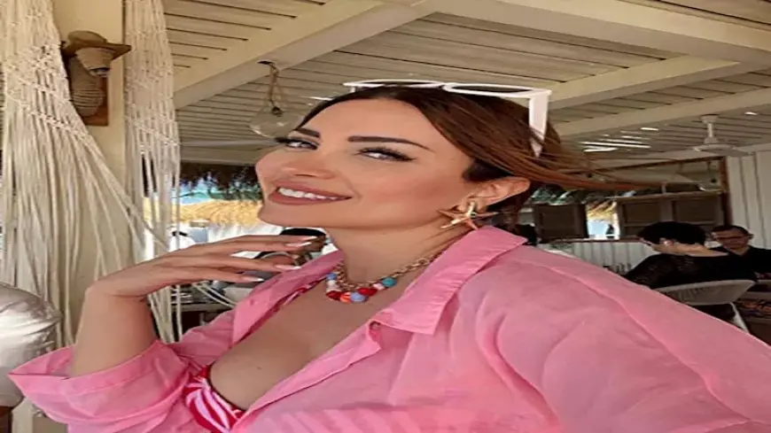 شورت جريء” ..نسرين طافش تحتفل بعيد” الأضحى أمام البحر )صور