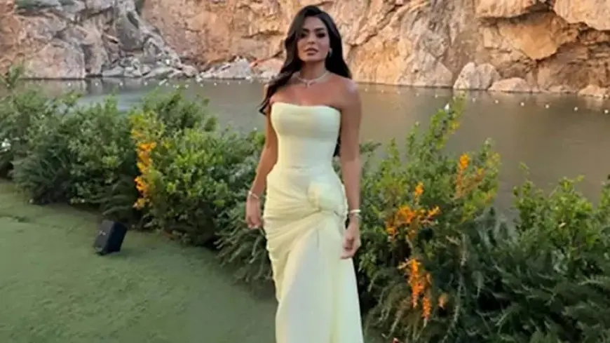 أسماء جلال تشارك صورًا من زفاف أمينة خليل في اليونان