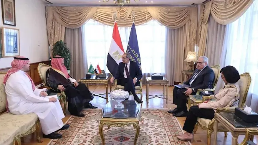 وزير الاتصالات يبحث مع سفير السعودية فتح آفاق جديدة بين البلدين