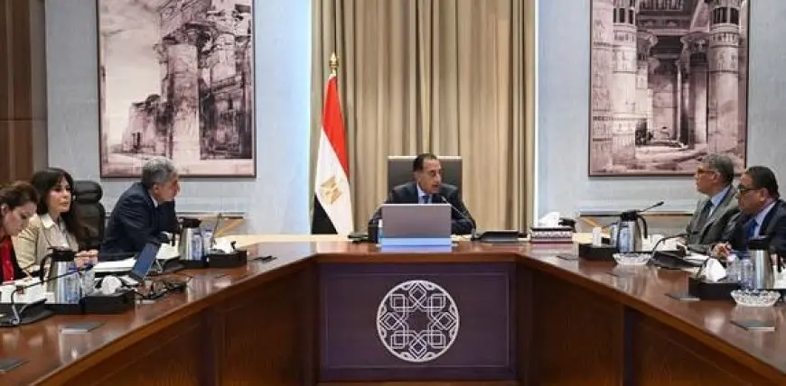 مدبولي يتابع الموقف التنفيذي للتشغيل التجريبي لمشروع تطوير منظومة زيارة أهرامات الجيزة