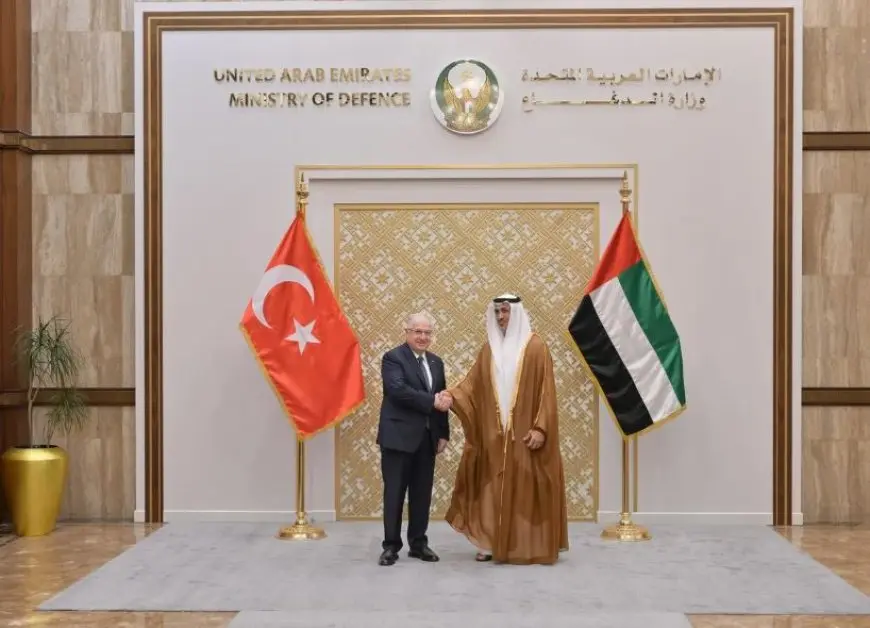 تركيا والإمارات تبحثان قضايا الدفاع والأمن