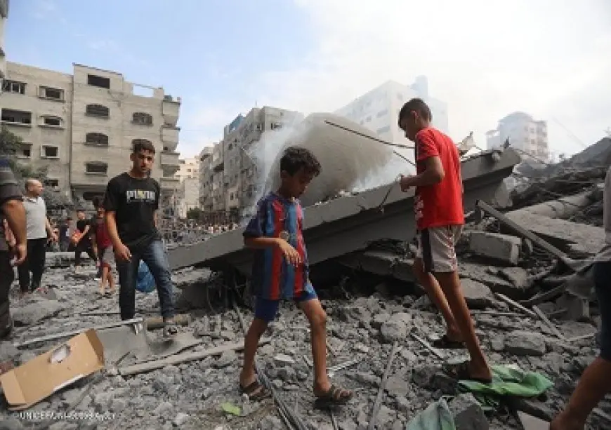 تقرير: أطفال غزة.. عمل شاق تحت وطأة التجويع والإبادة الإسرائيلية