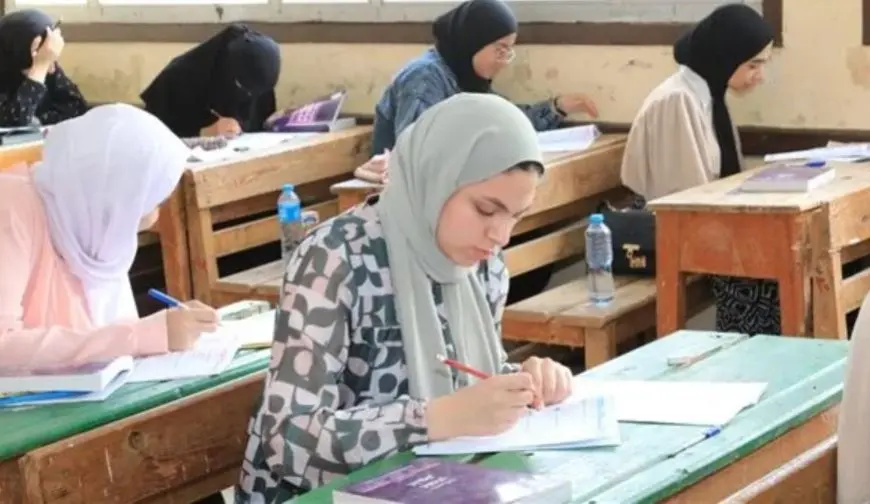 امتحانات الثانوية العامة.. رؤساء اللجان يتسلمون المدارس اليوم وتوجيهات مشددة لضبط اللجان