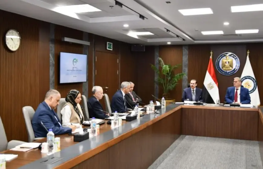 وزير البترول يتابع تطورات مشروع إنتاج حامض الفوسفوريك بهضبة أبوطرطور