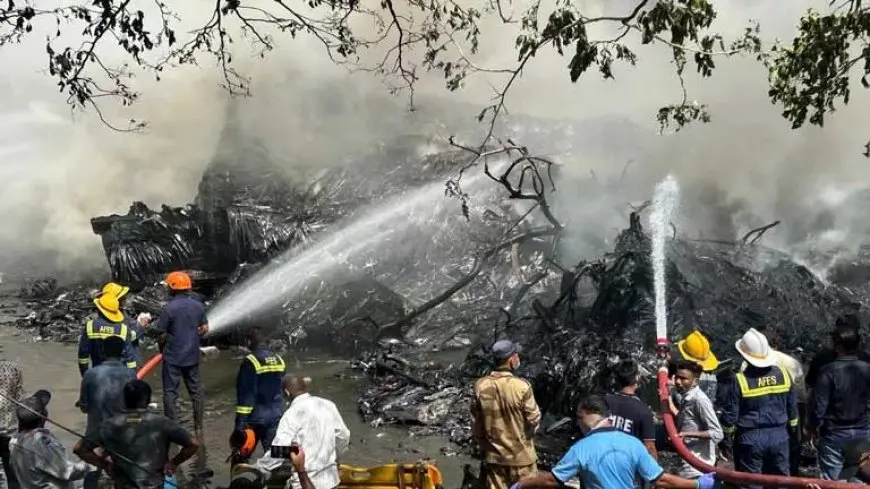 الهند: انتشال 30 جثة من موقع حادث تحطم طائرة الركَاب