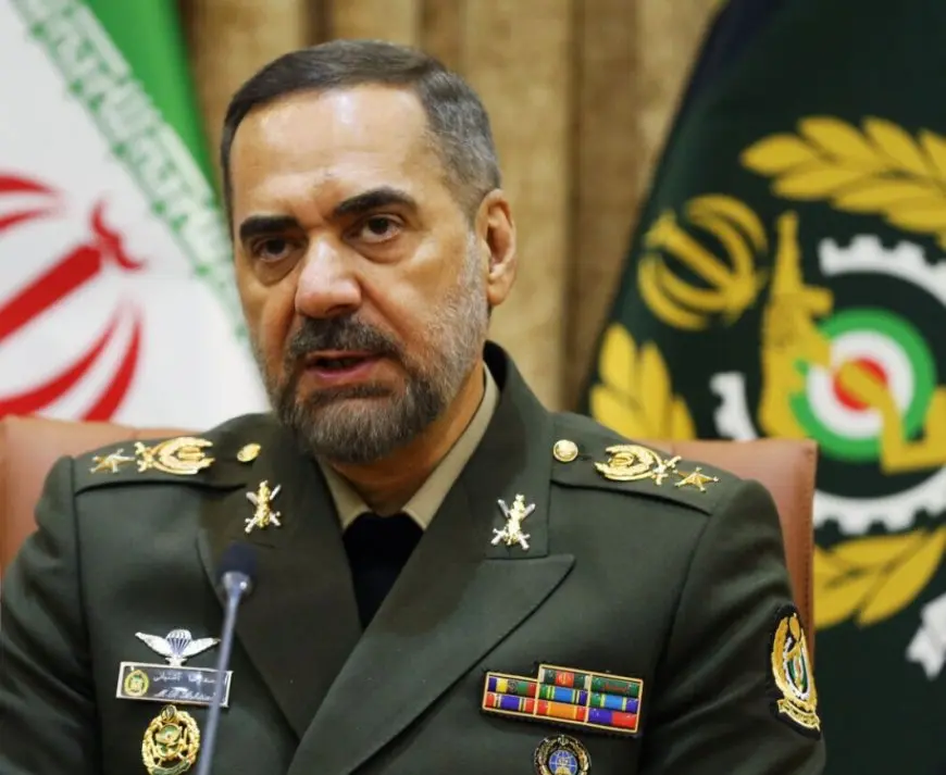 وزير الدفاع الإيراني يتوعد بـ رد مزلزل وموجع على الهجوم الإسرائيلي