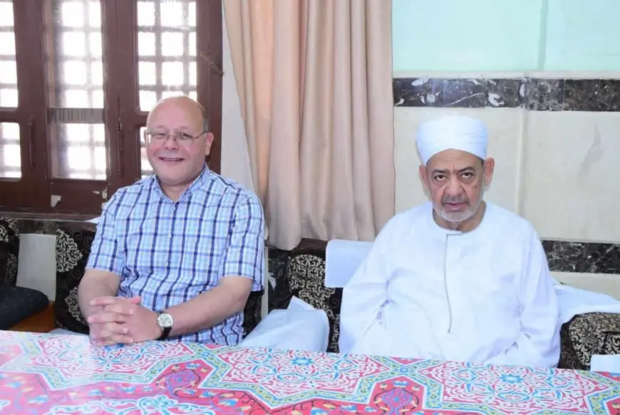 في ساحة الطيب.. شيخ الأزهر يحوّل اللقاءات الشعبية إلى منصة لحل النزاعات وخدمة المجتمع