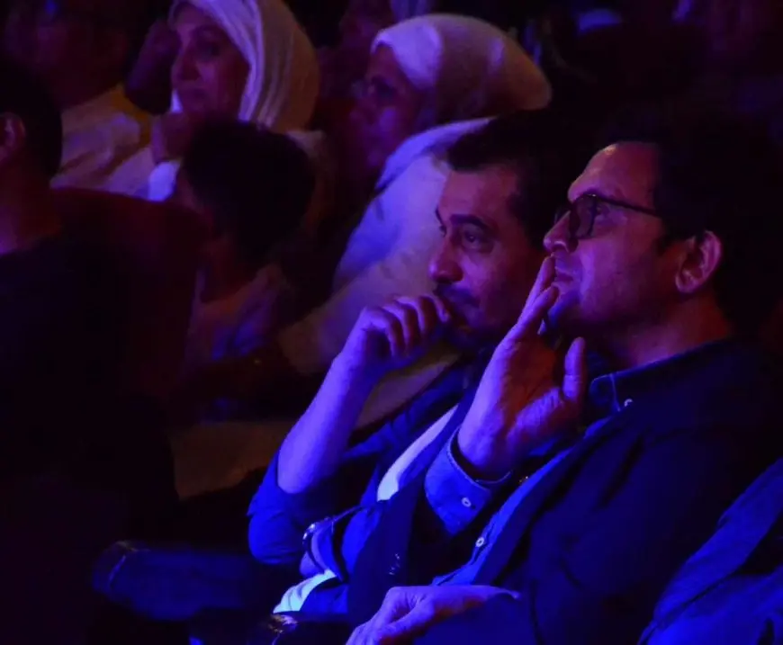 وزير الثقافة يشهد عرض سجن النسا.. ويوجه التحية لصناع كازينو على مسرح السلام