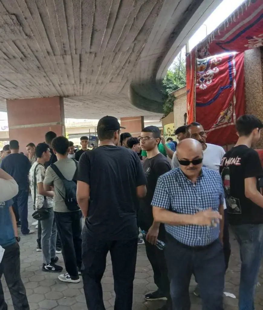 إجراءات تفتيش مشددة ومنع تواجد أولياء الأمور أمام لجان الثانوية بفيصل