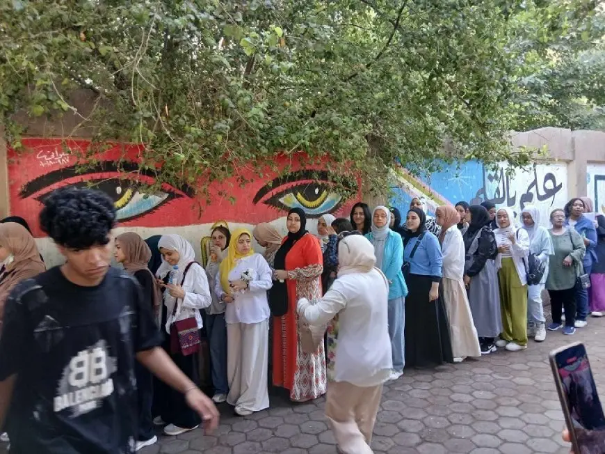 انضباط وإجراءات مشددة خلال دخول طلاب الثانوية العامة لآداء امتحاني التربية الدينية والوطنية بلجان الدقي