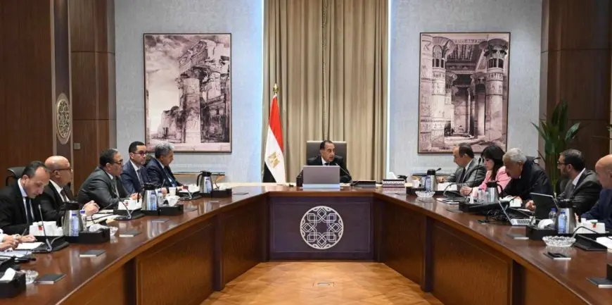 رئيس الوزراء يتابع خطط تطوير 7 فنادق تاريخية سبق طرحها ضمن برنامج الطروحات الحكومية
