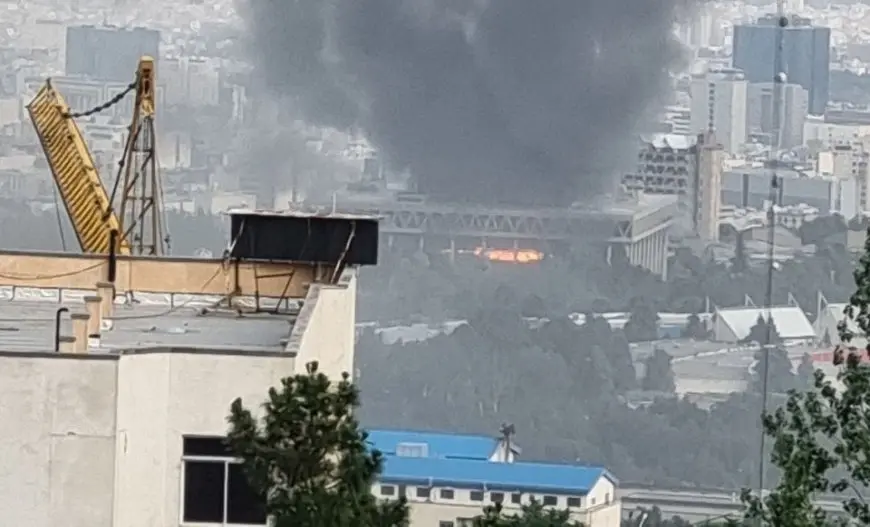 اتحاد إذاعات وتلفزيونات التعاون الإسلامي يدين قصف مبنى التلفزيون الإيراني: انتهاك صارخ لحرية الإعلام