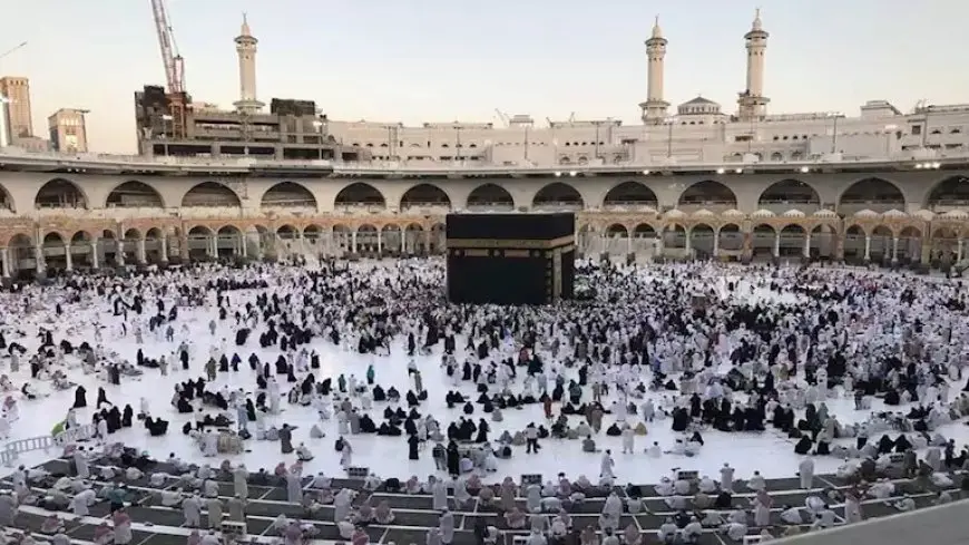 السعودية تكشف عن شرط جديد لتأشيرات العمرة